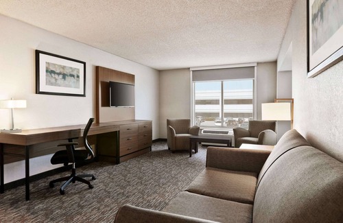 Blue Ash Hotel | Comfortable Stay at Wingate by Wyndham - Blue Ash, Ohio