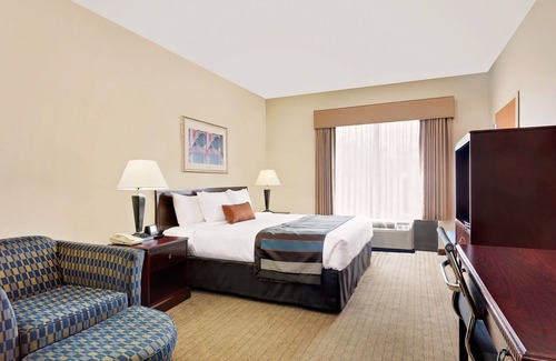 Destin Hotel | Discover Comfort at Wingate by Wyndham in Destin, FL