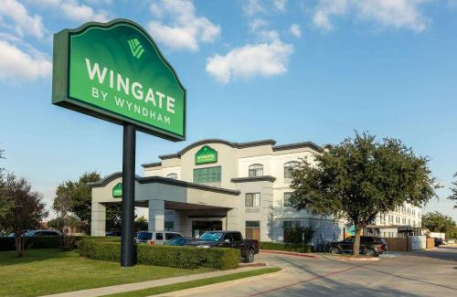 Las Colinas Hotel | Convenient Stay at Wingate by Wyndham - DFW North
