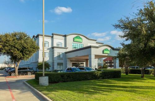 Las Colinas Hotel | Convenient Stay at Wingate by Wyndham - DFW North