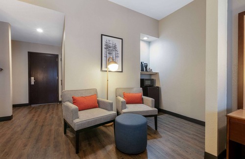 Las Colinas Hotel | Comfortable Stay at Wingate by Wyndham DFW / North Irving