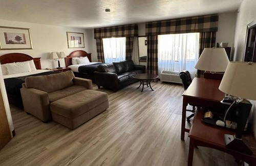 Eagle Hotel | Discover Wingate by Wyndham Eagle Vail Valley Retreat