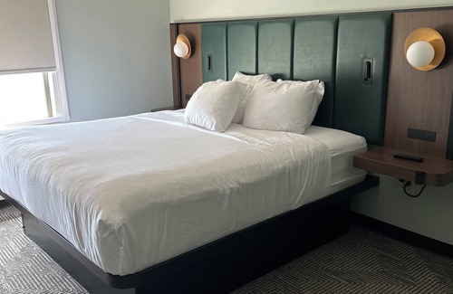 Ashwaubenon Hotel | Inviting Wingate by Wyndham Green Bay/Airport Awaits You