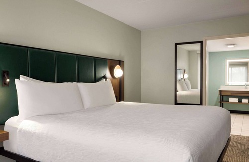 Ashwaubenon Hotel | Inviting Wingate by Wyndham Green Bay/Airport Awaits You