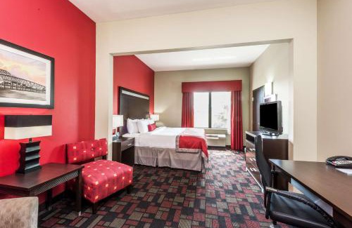 Lake Charles Hotel | Pet-Friendly Wingate by Wyndham near Lake Charles Casino