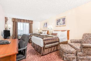 Lima Hotel | Pet-Friendly Wingate by Wyndham Lima - Rated 9/10!