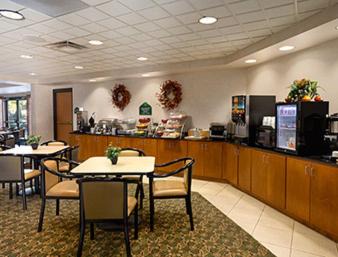 Little Rock Hotel | Discover Wingate by Wyndham Little Rock with Pool Access