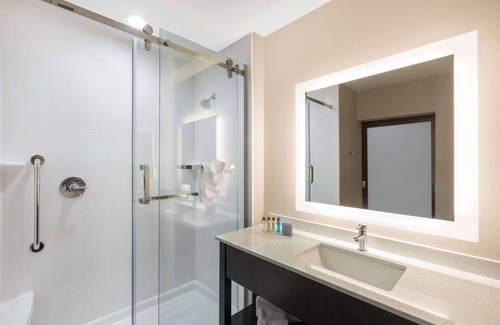 North by Northwest Hotel | Comfortable Stay at Wingate by Wyndham Lubbock Near Texas Tech