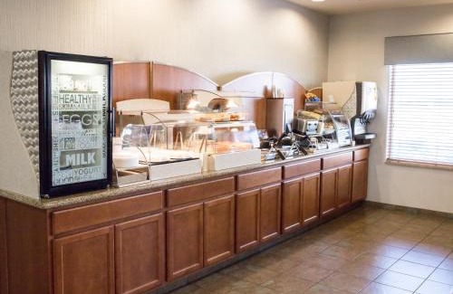 Moses Lake Hotel | Guest Rated 8.8: Wingate by Wyndham Moses Lake Retreat