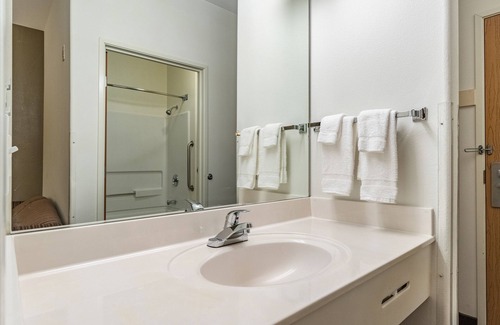 New Castle Hotel | Comfortable Stay at Wingate by Wyndham New Castle