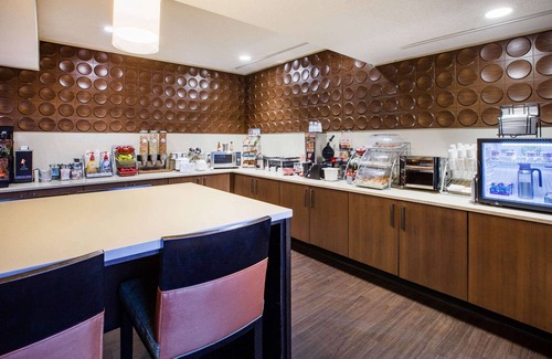 Roseville Hotel | Relaxing Stay at Wingate by Wyndham Roseville/Detroit