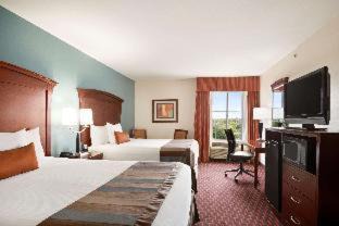 San Marcos Hotel | Discover Wingate by Wyndham San Marcos with Pool & Kitchen
