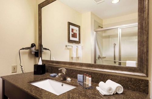 San Marcos Hotel | Relax at Wingate by Wyndham San Marcos with Pool & Spa