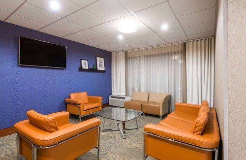 Springfield Hotel | Discover Wingate by Wyndham Springfield: Family-Friendly Stay