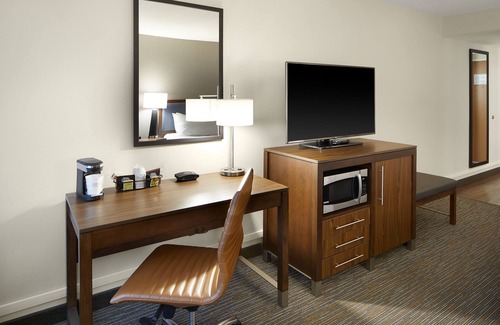 Barton Hotel | Top-Rated Wingate by Wyndham St. Clairsville with Pool