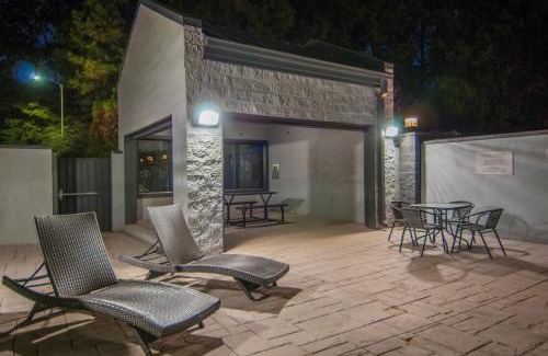 Tuscaloosa Hotel | Pet-Friendly Comfort at Wingate by Wyndham Tuscaloosa