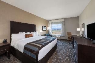 Christiansburg Hotel | Relax at Wingate by Wyndham Christiansburg with Pool Access