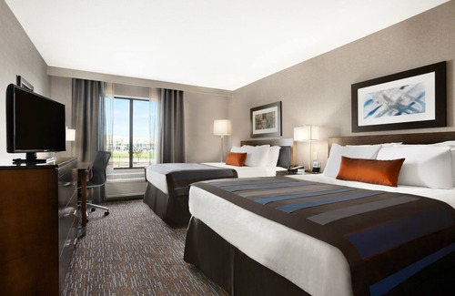 Bay Area Hotel | Relax at Wingate by Wyndham Corpus Christi with Pool & Spa