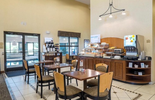 Waynesboro Hotel | Enjoy Oceanfront Comfort at Wingate by Wyndham Waynesboro