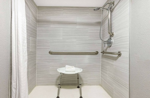 Wichita Hotel | Discover Comfort at Wingate by Wyndham Wichita Airport