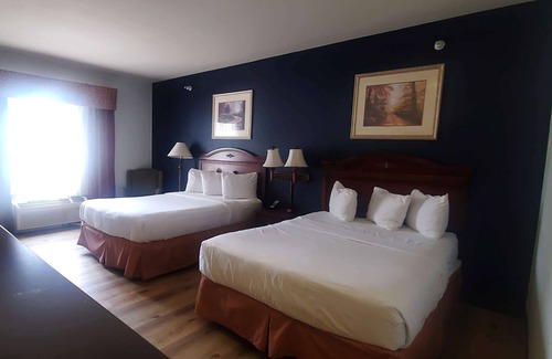 Austintown Hotel | Discover Wingate by Wyndham Youngstown - Family-Friendly Stay