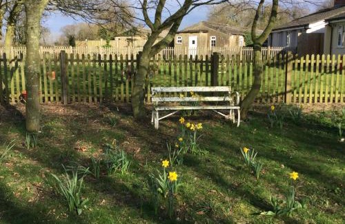 East Dereham House | Wingate Cottage: Pet-Friendly Retreat with Top Guest Ratings
