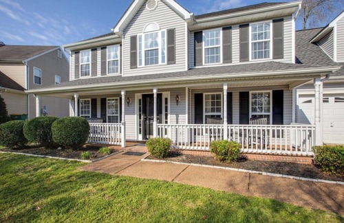 Thompson's Station House | Indulge at Wingate Estates: Spa, Breakfast & Family Fun