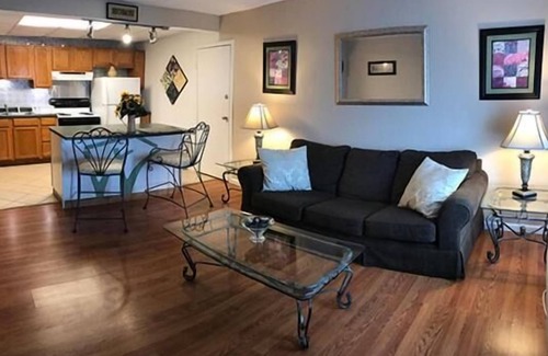 Mayfield Hotel | Family-Friendly Wingfield Inn with Pool and Breakfast