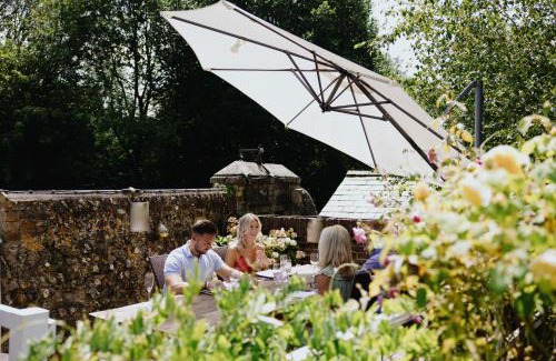 Alfriston House | Discover Wingrove House: 4-Star Stay with Hot Tub & Dining