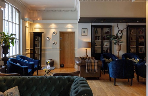 Alfriston Hotel | Elegant Wingrove House: A 4-Star Gem with Delicious Dining