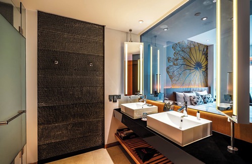Xisaishan Qu Hotel | Discover Wingtech Hotel: 5-Star Haven with Pool and Dining