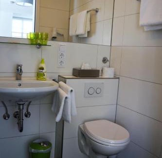 Krov Hotel | Winkelwerkstatt Hotel: Pet-Friendly Stay with Breakfast
