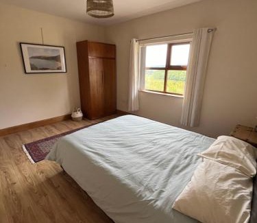 Donegal House | Winki Waves - Surf Lodge with Family-Friendly Amenities