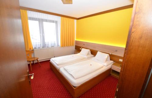 Bad Hofgastein Apartment | Winklers Gipfelblick Chalet: Spa & Alpine Adventure Awaits