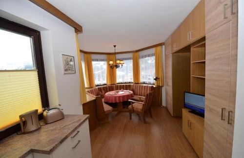 Bad Hofgastein Apartment | Winklers Gipfelblick Chalet: Spa & Alpine Adventure Awaits