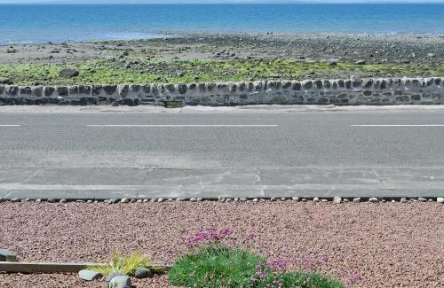 Port William House | Experience Comfort at Winloma - A Family-Friendly Retreat
