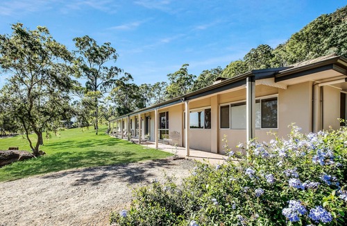 Broke House | Exceptional Rock View at Winmark Wines | Ocean Views & More