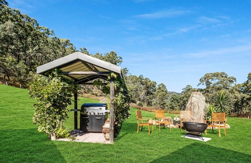 Broke House | Exceptional Rock View at Winmark Wines | Ocean Views & More