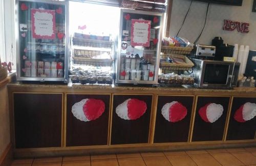 Winnemucca Hotel | Pet-Friendly Oasis at Winnemucca Holiday Motel