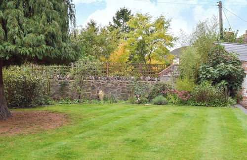 Malvern Cottage | Self Catering Award Winner with Pet-Friendly Amenities