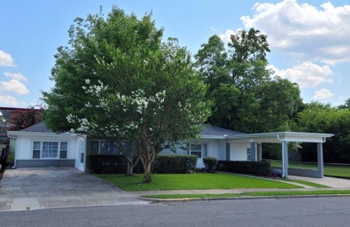 Hot Springs House | Winners Circle Modern 4BR/4BA + Game Room 5-min Walk to Oaklawn Casino
