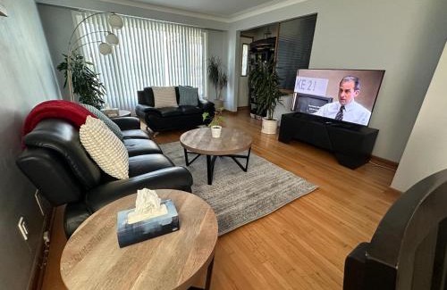 East Kildonan Apartment | Winnipeg 4 bedrooms cozy home