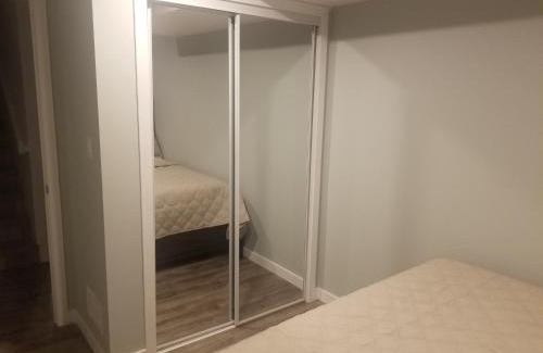 East Kildonan House | Family-Friendly Stay at Winnipeg Peace Home with Hot Tub