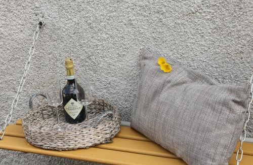 Peak District House | Welcoming Winslade: Pet-Friendly & Family-Approved Stay