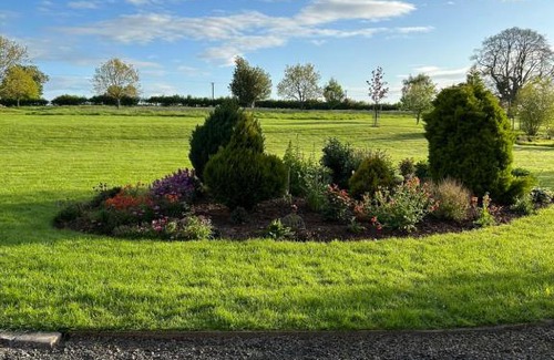 Hope under Dinmore Bed & Breakfast | Experience Winsley Park Farm: 4-Star Stay with Breakfast