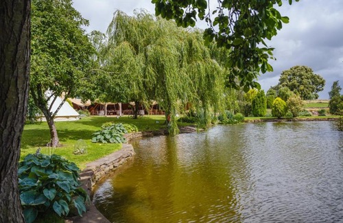 Hope under Dinmore Bed & Breakfast | Experience Winsley Park Farm: 4-Star Stay with Breakfast