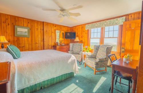 Harwich Port Hotel | Winstead Beach Resort: Oceanfront Getaway with Private Beach