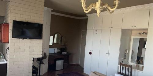 Westville Apartment | Relax at Winston House: Oceanfront Bliss & Pool Access