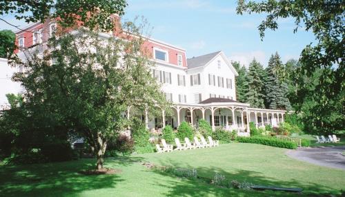 Round Top Resort | Experience the Winter Clove Family Inn's Oceanfront Bliss