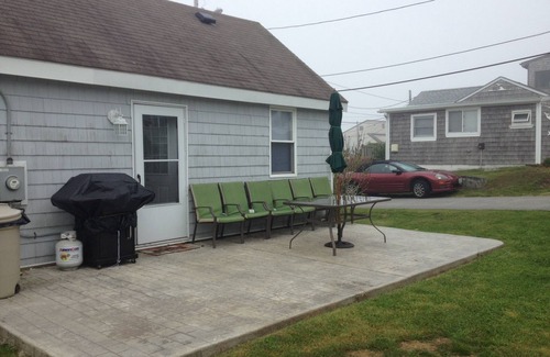 Breakwater Village Cottage | Spring Special at Breakwater Village: Cozy Cottage Near Beach